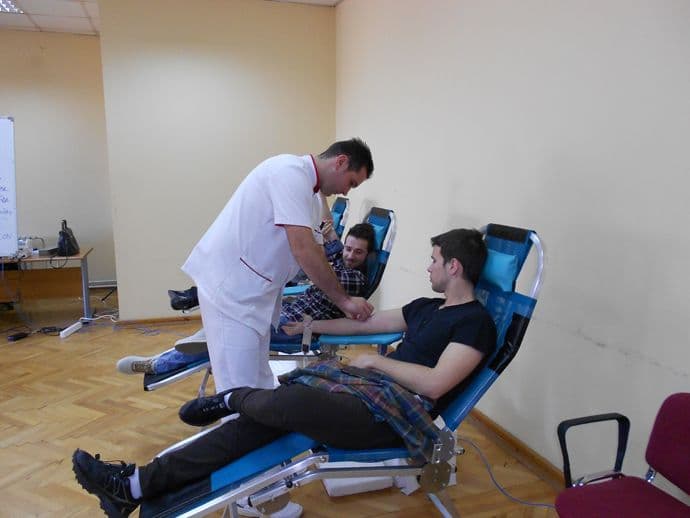 Studenti FPN dobrovoljno dali krv Studenti FPN dobrovoljno dali krv