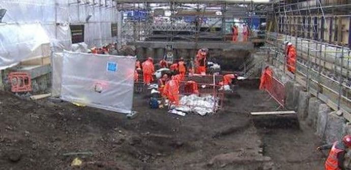 Arheolozi iskopavaju 3.000 kostura kako bi bolje upoznali "crnu smrt" Arheolozi iskopavaju 3.000 kostura kako bi bolje upoznali "crnu smrt"