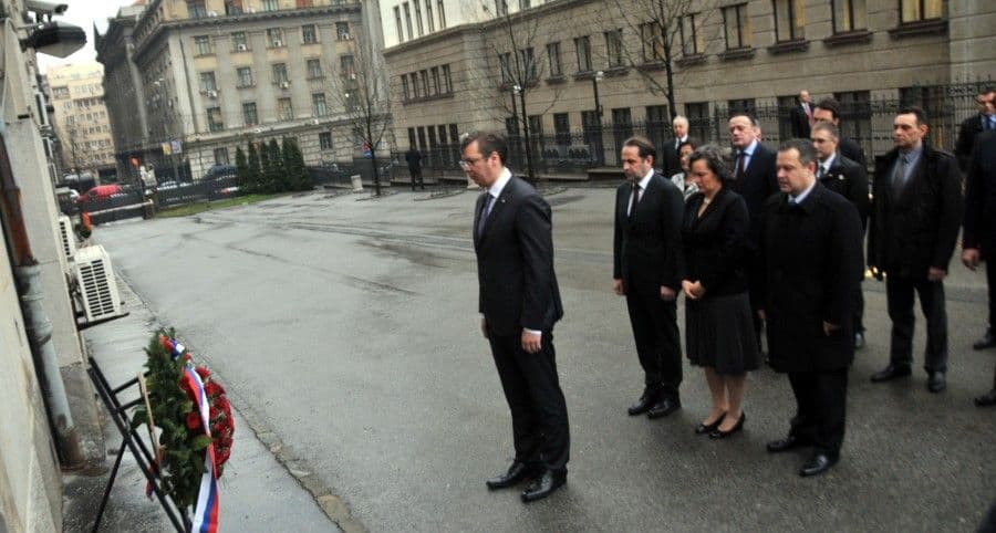 Vučić odao počast Đinđiću Vučić odao počast Đinđiću