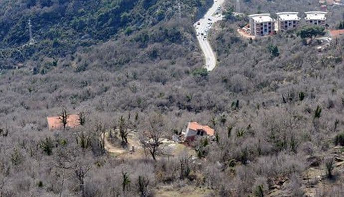 Kako Cetinjani putuju za Budvu: Po šumama i gorama, sat i po duže dnevno u putu... Kako Cetinjani putuju za Budvu: Po šumama i gorama, sat i po duže dnevno u putu...