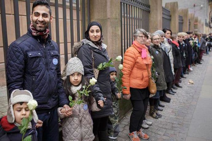 Prsten mira štitio sinagogu u Kopenhagenu Prsten mira štitio sinagogu u Kopenhagenu