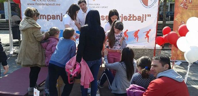 Djecu pregledali fizioterapeuti Djecu pregledali fizioterapeuti