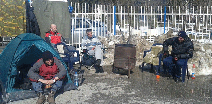 Roditelji inficiranih beba ne odustaju od zahtjeva Roditelji inficiranih beba ne odustaju od zahtjeva