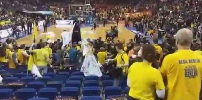 VIDEO: Huligani Galate ponovo divljaju! VIDEO: Huligani Galate ponovo divljaju!