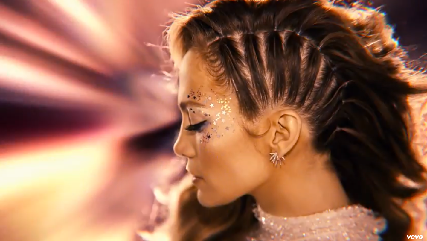 Novi spot Dženifer Lopez: "FEEL THE LIGHT" (VIDEO) Novi spot Dženifer Lopez: "FEEL THE LIGHT" (VIDEO)