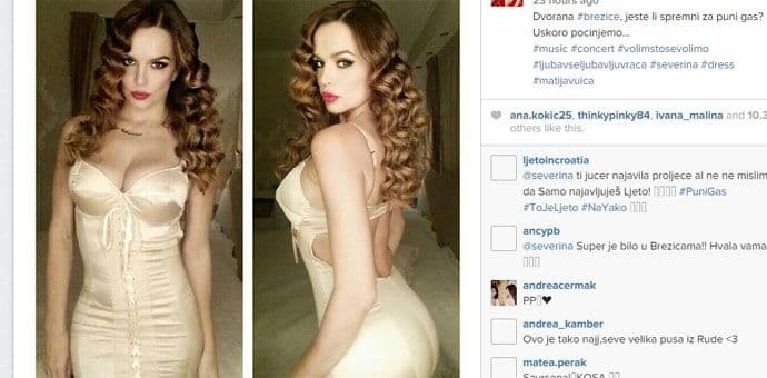 SEKSI SEVE: Pjevačica izašla na binu obučena kao za krevet SEKSI SEVE: Pjevačica izašla na binu obučena kao za krevet