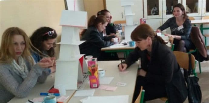 OŠ "Vuk Karadžić": Škola i roditelji zajedno za bolji razvoj i uspjeh djeteta OŠ "Vuk Karadžić": Škola i roditelji zajedno za bolji razvoj i uspjeh djeteta