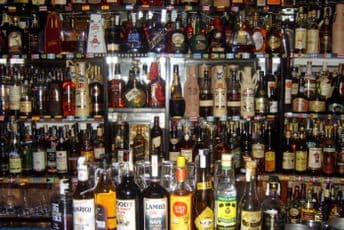 Pohrlili da kupe alkohol, intervenisala policija Pohrlili da kupe alkohol, intervenisala policija