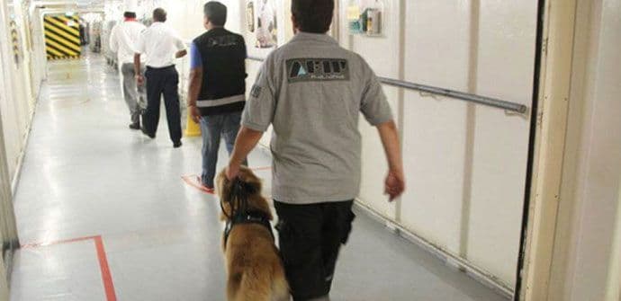 Konobari na kruzeru uhvaćeni s više od 15 kilograma čistog kokaina Konobari na kruzeru uhvaćeni s više od 15 kilograma čistog kokaina