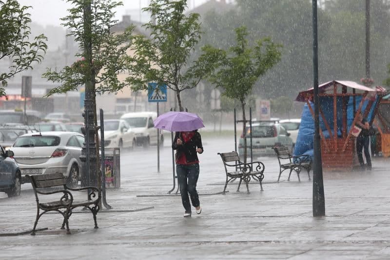 ALARM: Danas intenzivne padavine sa jakim vjetrom, za vikend prestanak padavina     ALARM: Danas intenzivne padavine sa jakim vjetrom, za vikend prestanak padavina