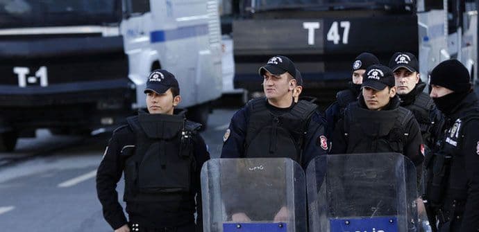 U Turskoj ubijen novinar časopisa "Adimlar" U Turskoj ubijen novinar časopisa "Adimlar"