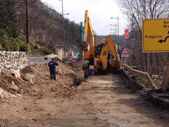 Cetinje: Napreduju radovi u Mojkovačkoj, od sjutra posebni pravci za ulaz i izlaz iz grada Cetinje: Napreduju radovi u Mojkovačkoj, od sjutra posebni pravci za ulaz i izlaz iz grada