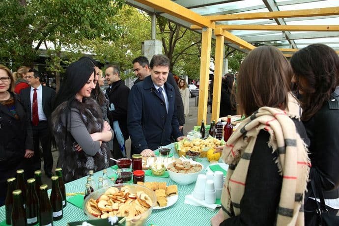 (VIDEO) Otvorena pijaca organskih proizvoda na Trgu Republike (VIDEO) Otvorena pijaca organskih proizvoda na Trgu Republike