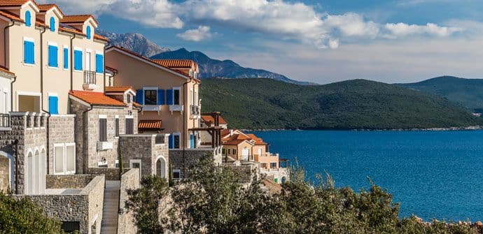 Luštica Bej dobila građevinsku dozvolu za izgradnju novih osam objekata Luštica Bej dobila građevinsku dozvolu za izgradnju novih osam objekata