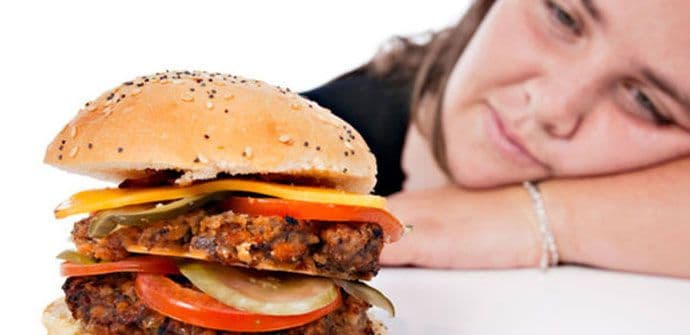 Previše brze hrane utiče na depresivnost i anksioznost Previše brze hrane utiče na depresivnost i anksioznost