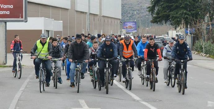 "Biciklo.me": Zvaničnici ne mare za bicikla "Biciklo.me": Zvaničnici ne mare za bicikla