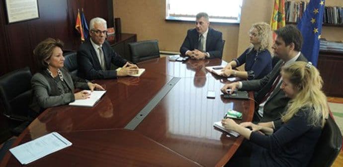 Crnoj Gori će biti donirana vrijedna oprema za nadzor u vazdušnom saobraćaju Crnoj Gori će biti donirana vrijedna oprema za nadzor u vazdušnom saobraćaju