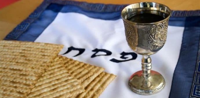 Stjepčević i Deković čestitali najveći jevrejski praznik Pashu  Stjepčević i Deković čestitali najveći jevrejski praznik Pashu