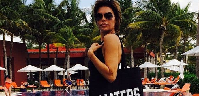 Ima 51 godinu, a za njom se i dalje svi okreću Ima 51 godinu, a za njom se i dalje svi okreću