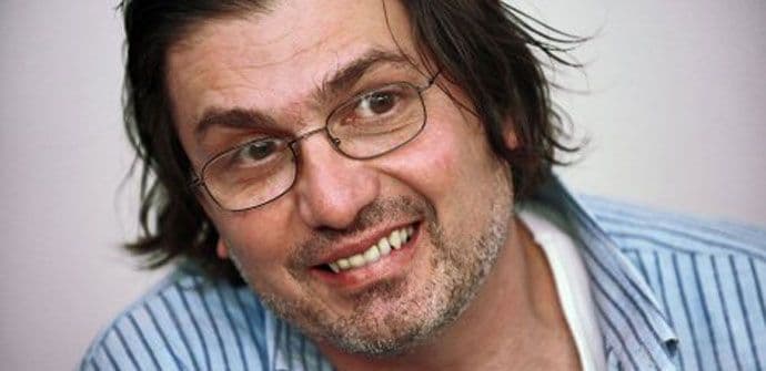 Rambo Amadeus kupio jedrilicu od Voja Stanića Rambo Amadeus kupio jedrilicu od Voja Stanića