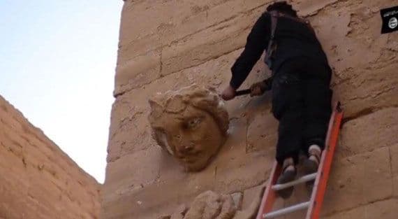 Islamska država uništila drevni grad Hatra Islamska država uništila drevni grad Hatra