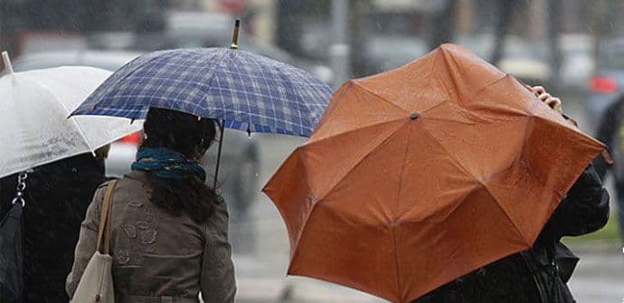 Srbija natopljena vodom, podignuta pripravnost Srbija natopljena vodom, podignuta pripravnost