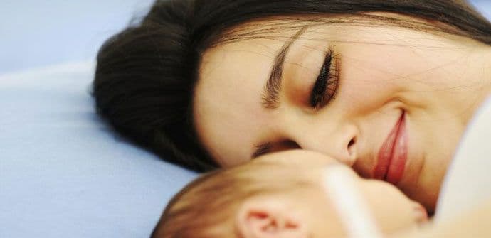 Žene koje ranije rode rizikuju srčane bolesti Žene koje ranije rode rizikuju srčane bolesti