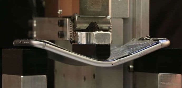 I Galaxy S6 Edge je "savitljiv" telefon (VIDEO) I Galaxy S6 Edge je "savitljiv" telefon (VIDEO)