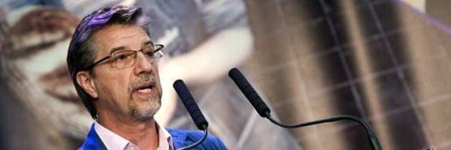 JOHN RESTAKIS:  "Ne treba samo otpisati dug, već i uhapsiti one što su nas zadužili" JOHN RESTAKIS:  "Ne treba samo otpisati dug, već i uhapsiti one što su nas zadužili"