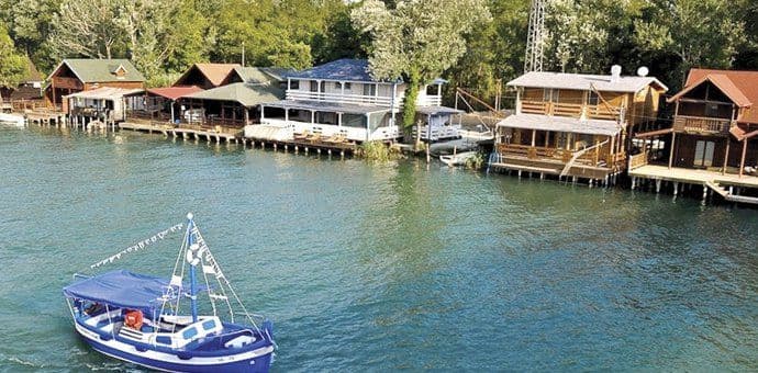 Morsko dobro: 68 korisnika objekata na obalama Bojane nije platilo naknadu   Morsko dobro: 68 korisnika objekata na obalama Bojane nije platilo naknadu