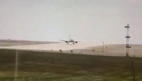 PONOVO INCIDENT NA NEBU: Još jedno prinudno slijetanje aviona PONOVO INCIDENT NA NEBU: Još jedno prinudno slijetanje aviona