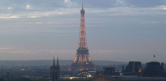 Ajfelov toranj "trpi" zbog štednje Ajfelov toranj "trpi" zbog štednje