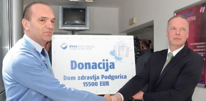 HAAB donirala opremu za rano otkrivanje raka dojke Domu zdravlja (VIDEO) HAAB donirala opremu za rano otkrivanje raka dojke Domu zdravlja (VIDEO)