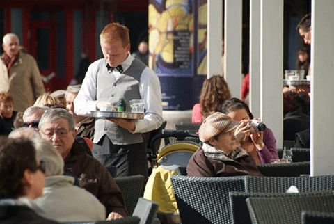 ZAKON O STRANCIMA: Domaći naprijed, ostali stoj!   ZAKON O STRANCIMA: Domaći naprijed, ostali stoj!