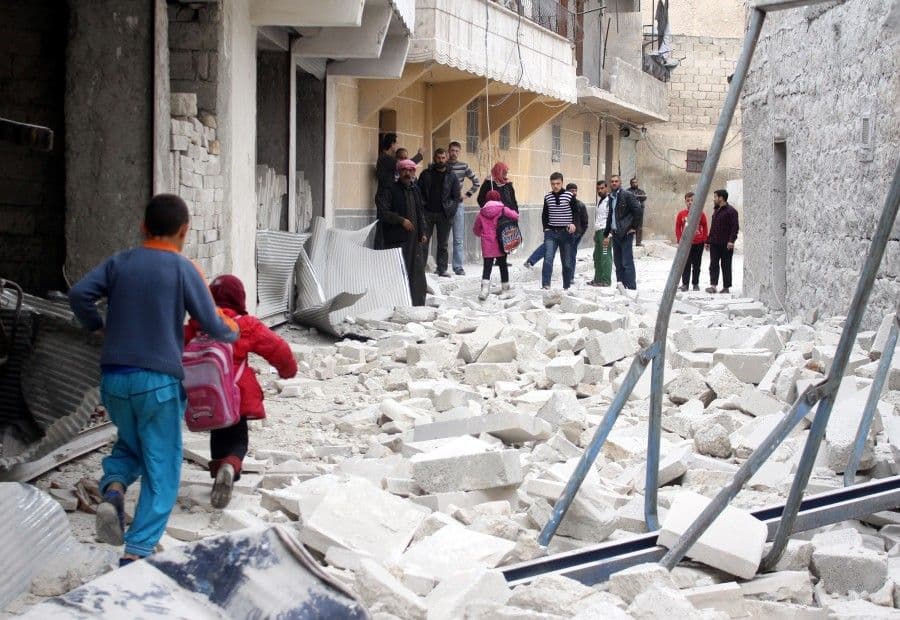 SIRIJA: Desetoro poginulih u napadu na školu SIRIJA: Desetoro poginulih u napadu na školu