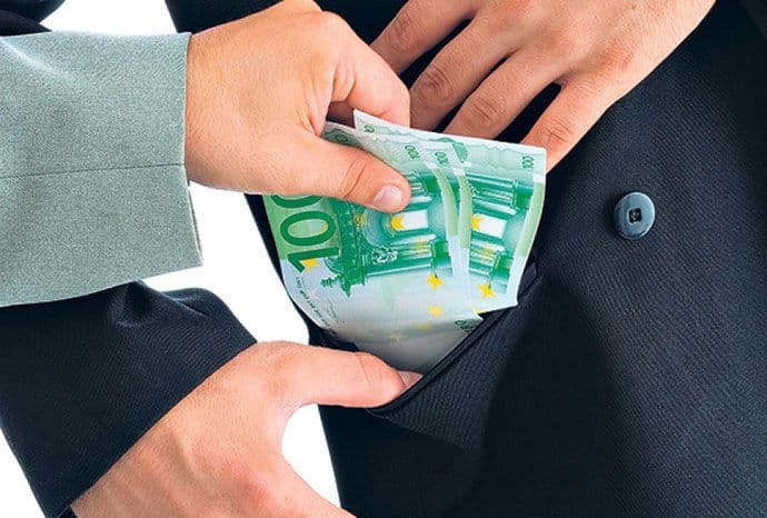 DPS i DF saglasni da treba sankcionisati nezakonito bogaćenje funkcionera DPS i DF saglasni da treba sankcionisati nezakonito bogaćenje funkcionera