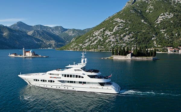 KONAČNO: Jahtaši i kompletno osoblje će morati da plaćaju boravišnu taksu   KONAČNO: Jahtaši i kompletno osoblje će morati da plaćaju boravišnu taksu