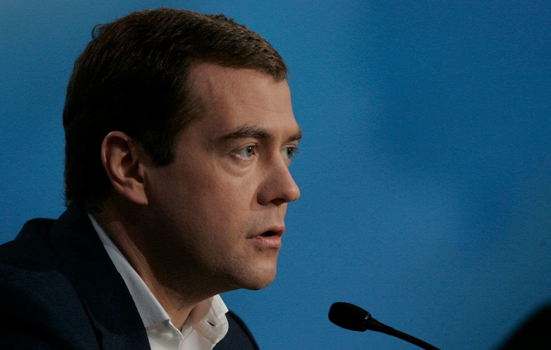 Medvedev: Pad privrede manji od prognoziranog   Medvedev: Pad privrede manji od prognoziranog