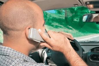 Novi sistem ometa rad telefona u blizini volana