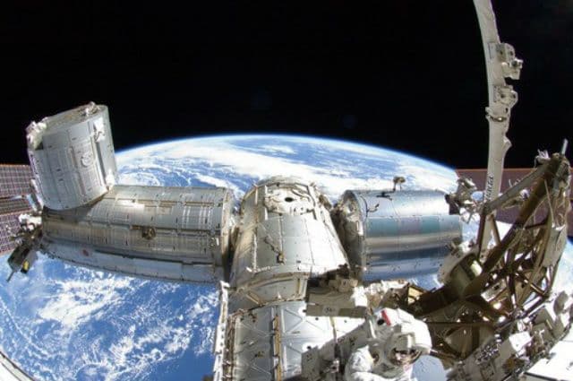 Laseri bi mogli da unište smeće u orbiti Laseri bi mogli da unište smeće u orbiti