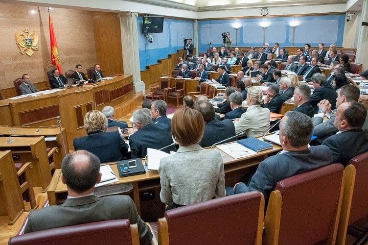 U Crnoj Gori najviše političara po glavi stanovnika U Crnoj Gori najviše političara po glavi stanovnika