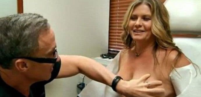 Nekadašnja seks bomba smanjuje grudi Nekadašnja seks bomba smanjuje grudi