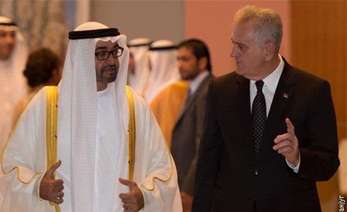 Nikolićevi saradnici šeiku htjeli da poklone "tomovaču" Nikolićevi saradnici šeiku htjeli da poklone "tomovaču"