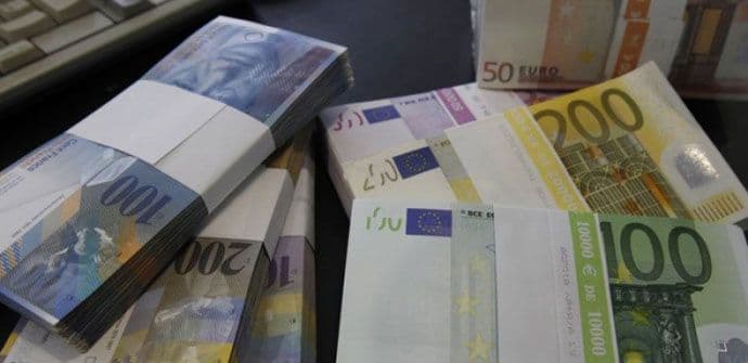 Švajcarska narodna banka upozorava da bi franak zbog Grčke mogao ojačati Švajcarska narodna banka upozorava da bi franak zbog Grčke mogao ojačati