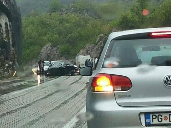 Udes na putu PG-CT: Povrijeđene dvije djevojke Udes na putu PG-CT: Povrijeđene dvije djevojke