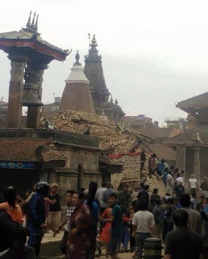 Nepal: Broj žrtava dostigao 1.500 (FOTO) Nepal: Broj žrtava dostigao 1.500 (FOTO)