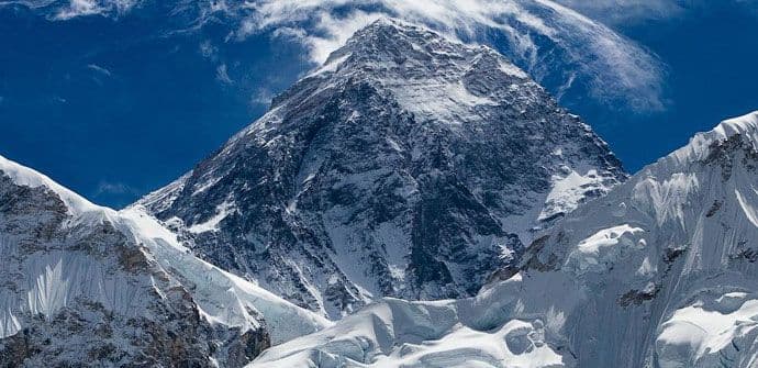 Na Mont Everestu 17 mrtvih i 60-ak povrijeđenih  Na Mont Everestu 17 mrtvih i 60-ak povrijeđenih