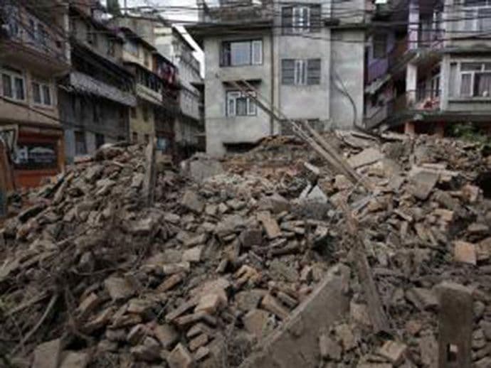 Nepal: 2.263 poginulih, tlo i dalje podrhtava Nepal: 2.263 poginulih, tlo i dalje podrhtava