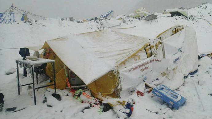 VIDEO: Strašna lavina na Everestu nakon zemljotresa VIDEO: Strašna lavina na Everestu nakon zemljotresa