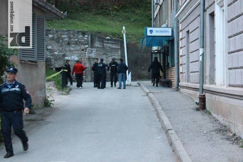 Zvornik: Ubijen napadač na policijsku stanicu  Zvornik: Ubijen napadač na policijsku stanicu